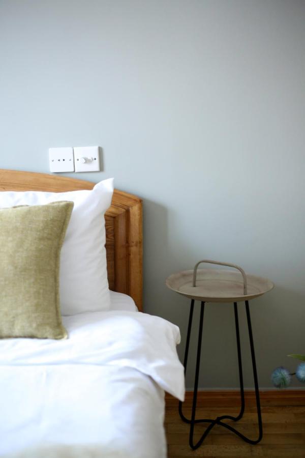 Hotelise I Our-Yard Apartment Yerevan Bagian luar foto