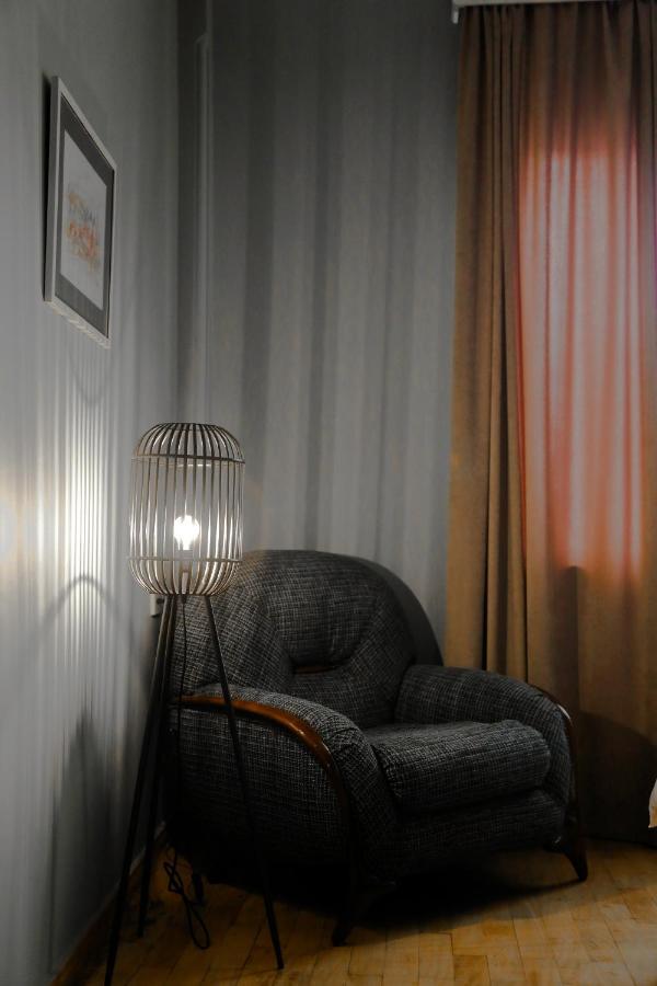 Hotelise I Our-Yard Apartment Yerevan Bagian luar foto